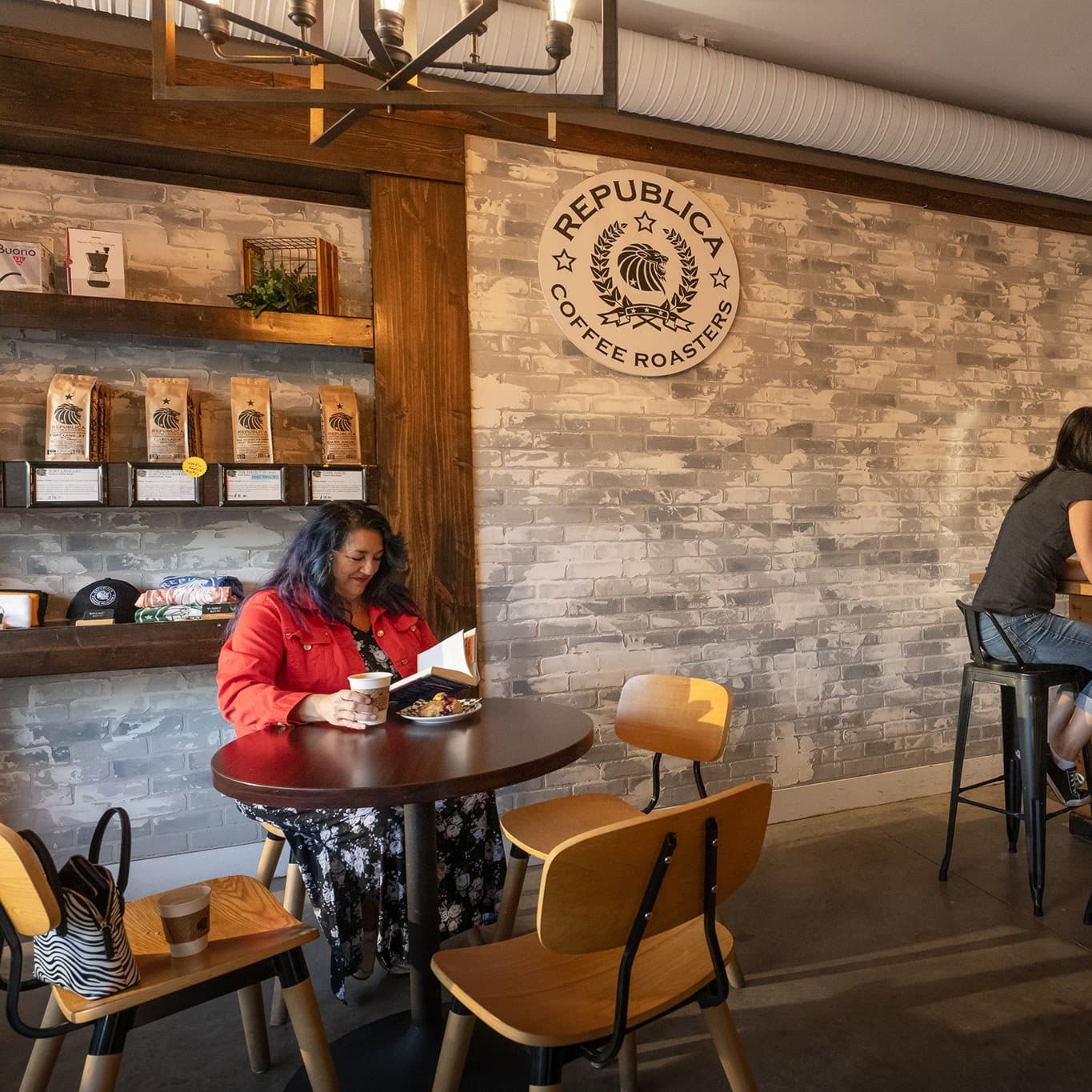 Republica-Coffee-Roasters-in-Cloverdale-Discover-Surrey__FocusFillMaxWyItMC40MyIsIjAuMTUiLDE5MjAsMTkyMF0.jpg