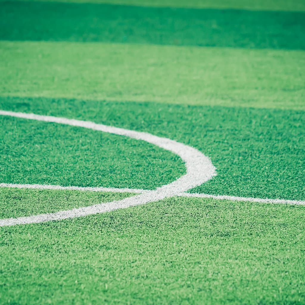 AdobeStock_283380299_soccer__FocusFillMaxWyIwLjAwIiwiMC4wMCIsMTAyNCwxMDI0XQ_QualityWzg1XQ.jpg