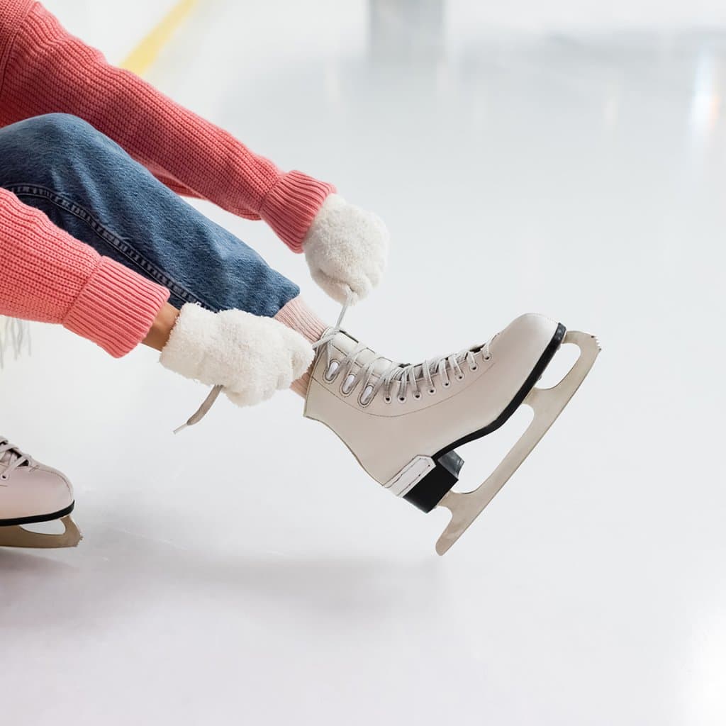 AdobeStock_474213603_skating__FocusFillMaxWyIwLjAwIiwiMC4wMCIsMTAyNCwxMDI0XQ_QualityWzg1XQ.jpg